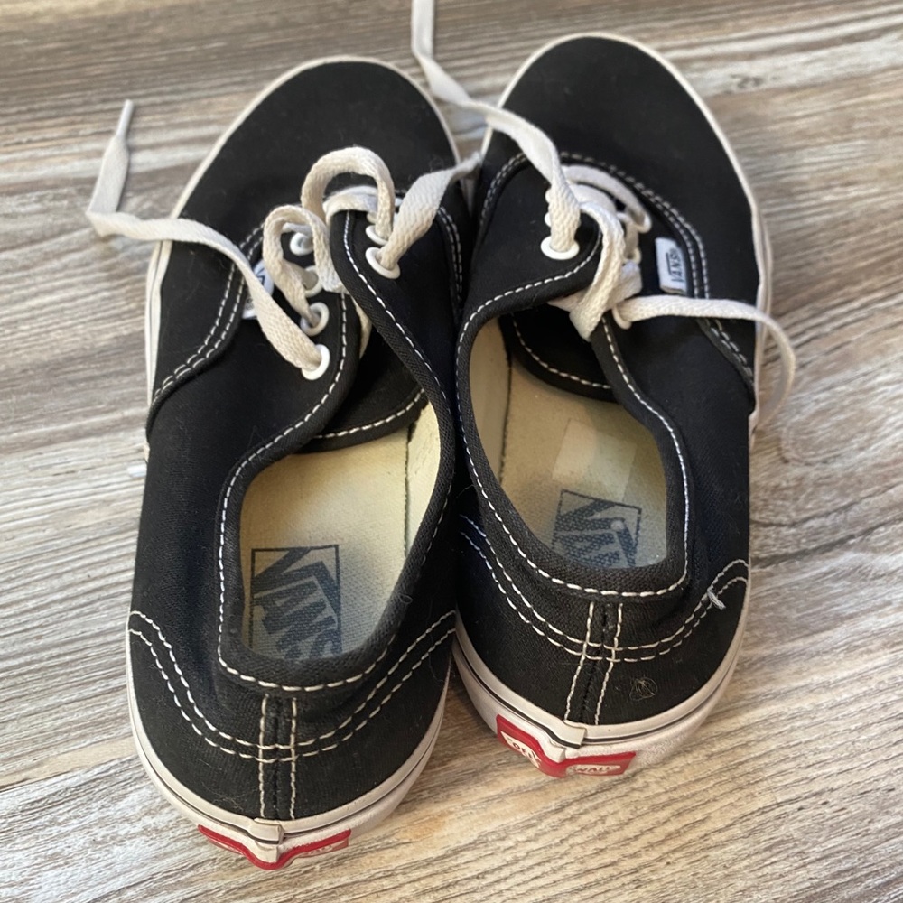 Vans - Picture 2 of 4